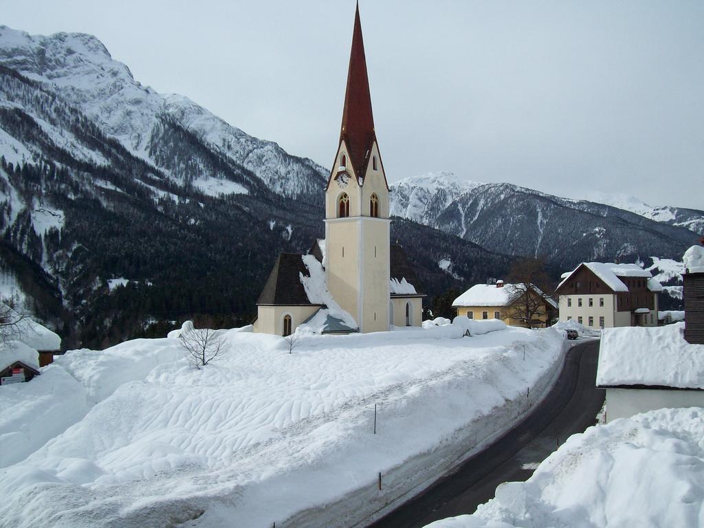 Gasthof Zum Loewen Sankt Jakob im Lesachtal Buitenkant foto